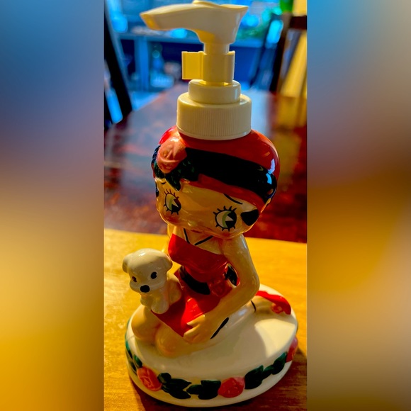**VINTAGE** Betty Boop Hand Soap Dispenser - Picture 1 of 3